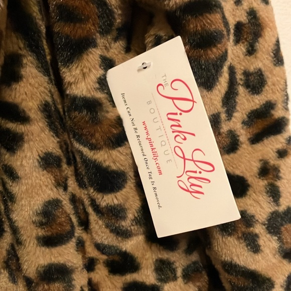 Pink Lily Boutique vegan fur coat leopard cheetah print fuzzy jacket small - Picture 5 of 6